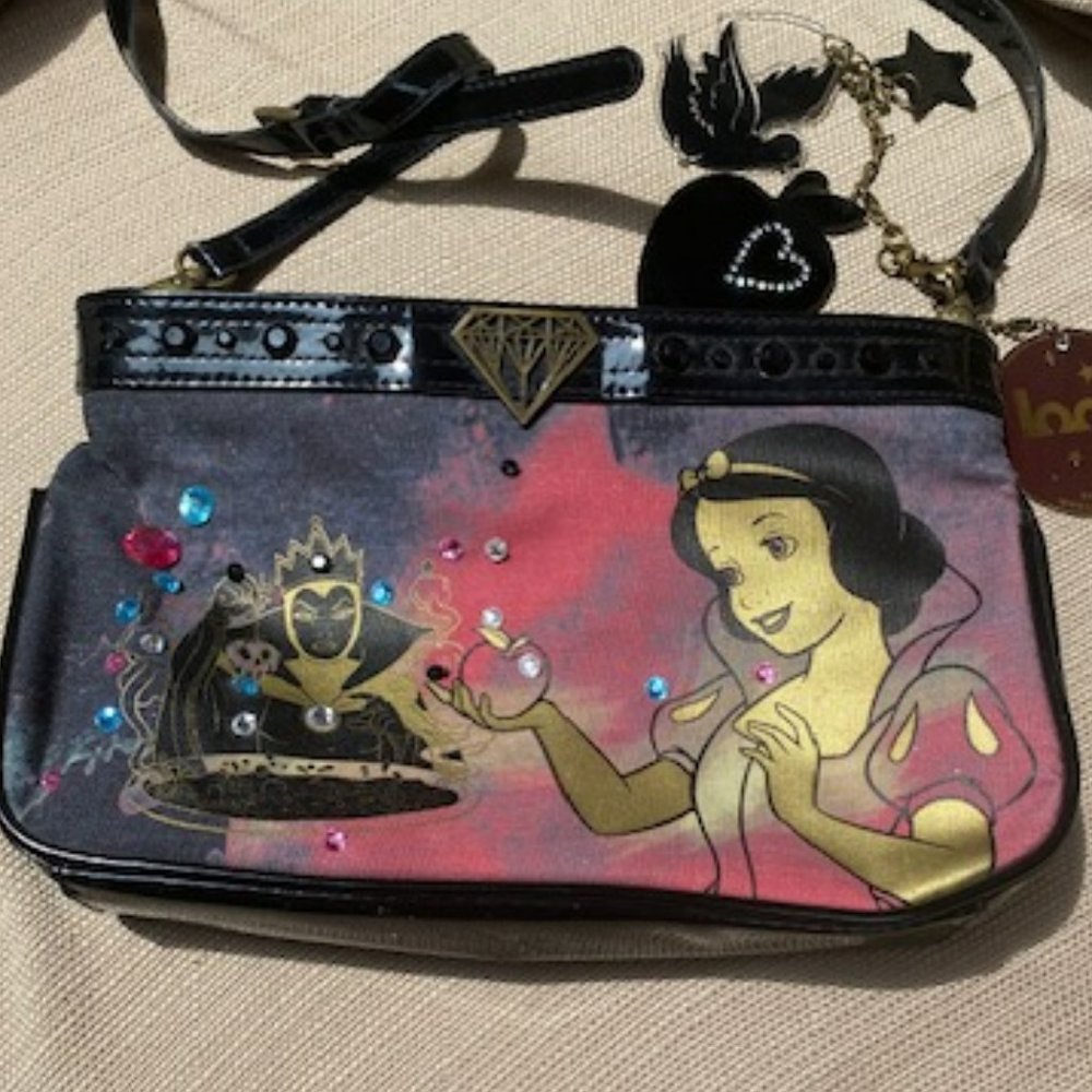 NWT Disney couture Snow white Evil Queen Purse Crossbody NWT